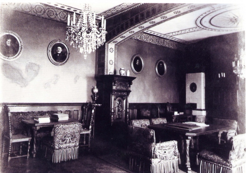 Datei:Schloss Saal Erdgeschoss Westflügel.jpg