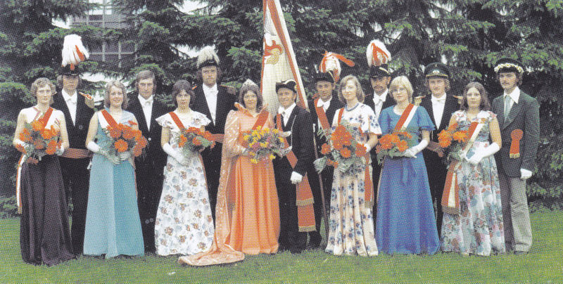 Datei:Hofstaat-johannes-1975.jpg