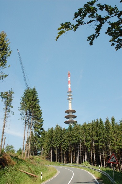 Datei:Fernsehturm Willebadessen Demontage Spitze 029.JPG